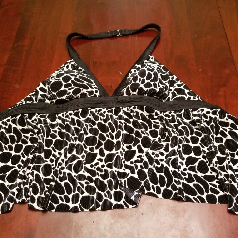 **2 for $5** Women's bathing suit top